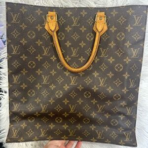 Louis Vuitton Monogram Sac Plat Tote Leather Detail